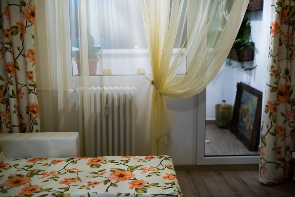 Nicola'S Home Bucharest Exterior photo
